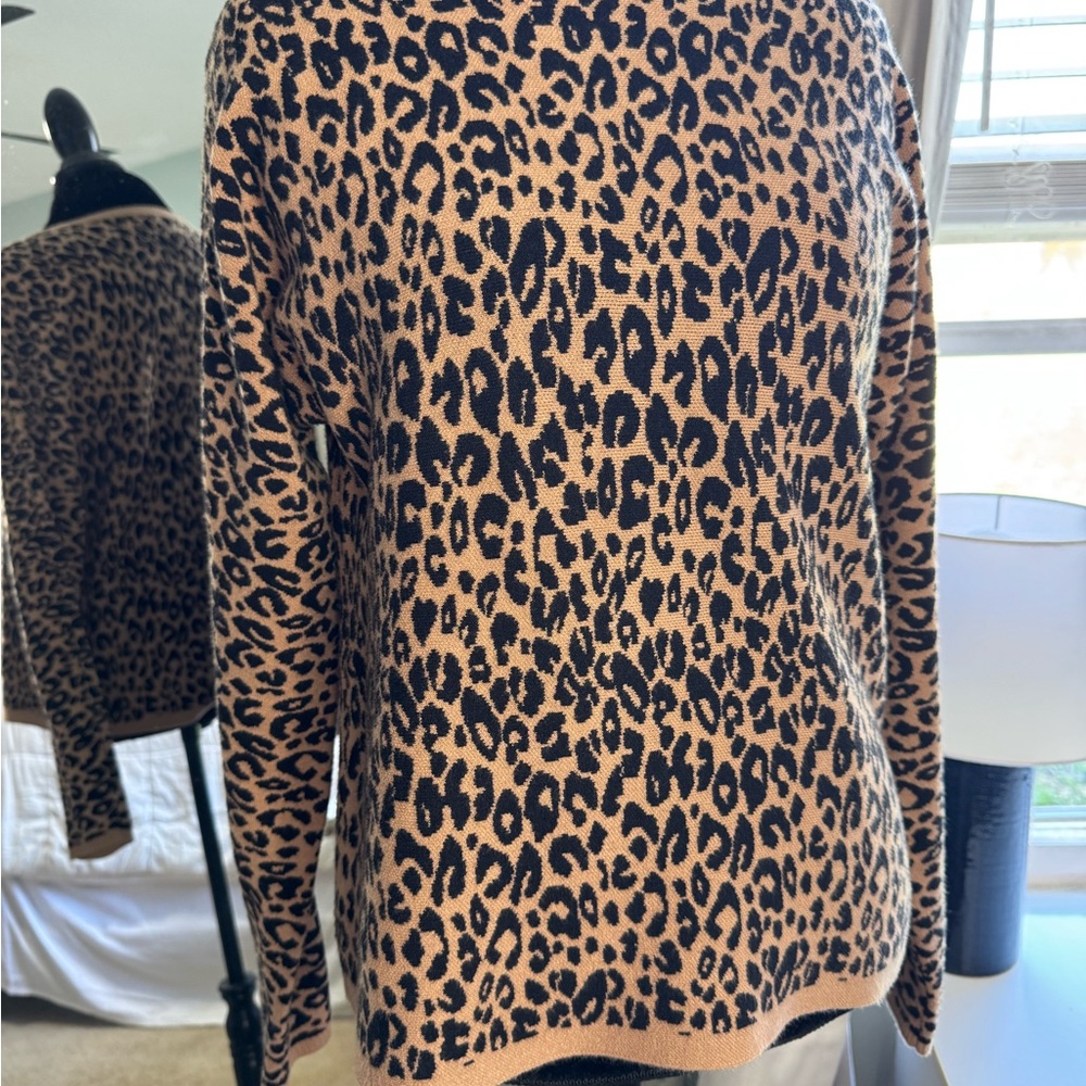 Apt. 9 Women's Sweater - Black and Tan Leopard Print